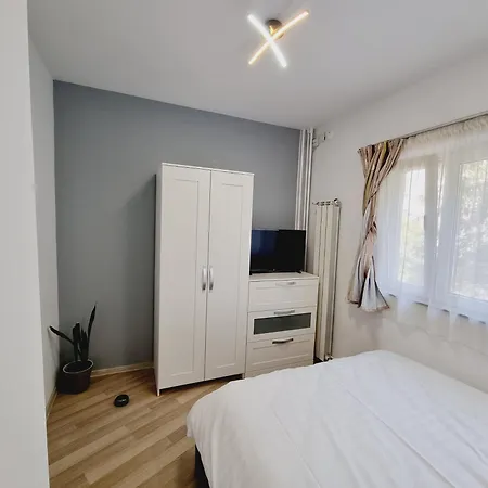 Little Appartement Boekarest