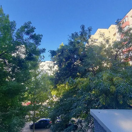 Little Appartement Boekarest